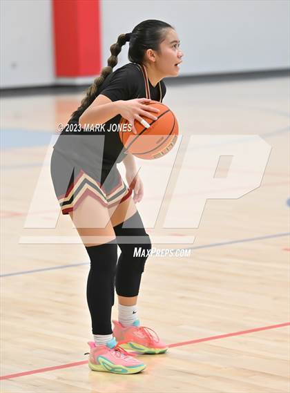 Thumbnail 2 in Columbine vs. Bishop Alemany (Nike Tournament of Champions) photogallery.