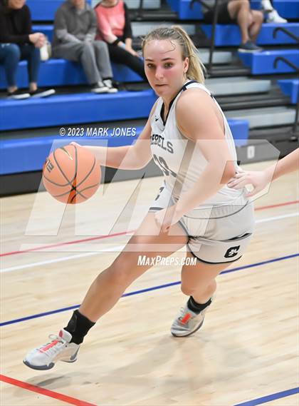 Thumbnail 3 in Columbine vs. Bishop Alemany (Nike Tournament of Champions) photogallery.