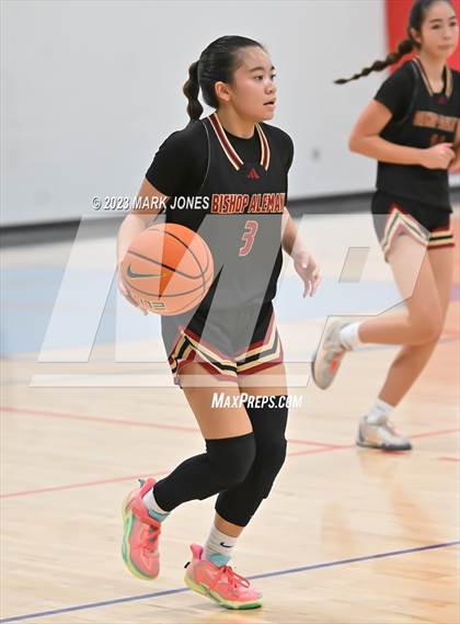Thumbnail 1 in Columbine vs. Bishop Alemany (Nike Tournament of Champions) photogallery.