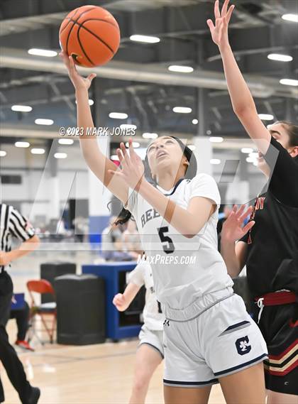 Thumbnail 2 in Columbine vs. Bishop Alemany (Nike Tournament of Champions) photogallery.