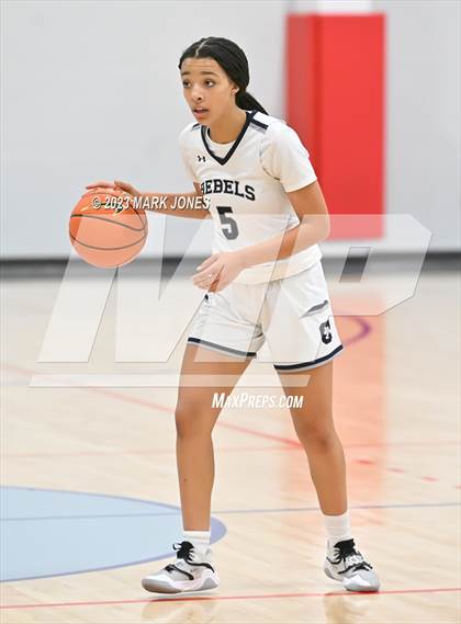 Thumbnail 3 in Columbine vs. Bishop Alemany (Nike Tournament of Champions) photogallery.