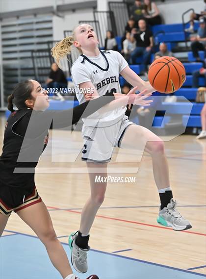Thumbnail 1 in Columbine vs. Bishop Alemany (Nike Tournament of Champions) photogallery.