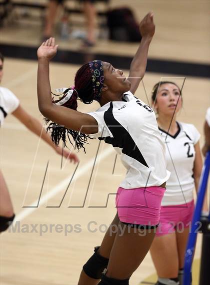 Thumbnail 2 in Lathrop vs. Sonora photogallery.