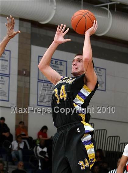 Thumbnail 3 in Durango vs. Cleveland (Johnnie Cochran Classic) photogallery.