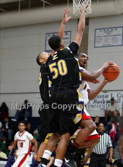 Thumbnail 1 in Durango vs. Cleveland (Johnnie Cochran Classic) photogallery.