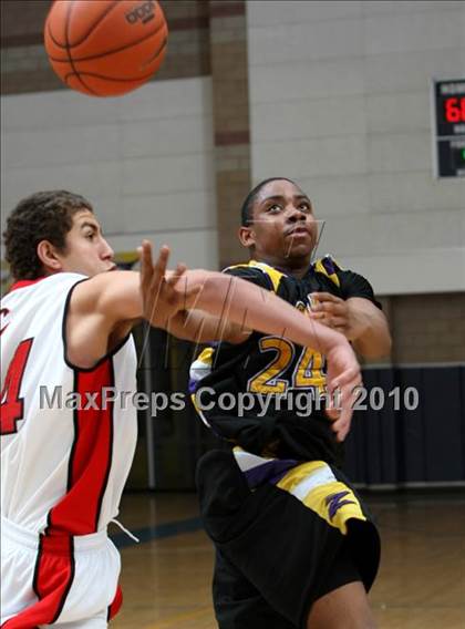 Thumbnail 2 in Durango vs. Cleveland (Johnnie Cochran Classic) photogallery.