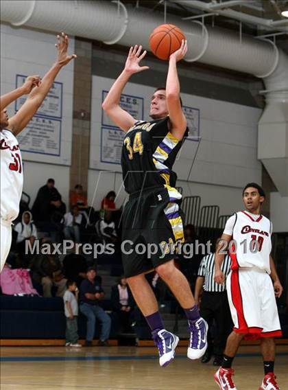 Thumbnail 2 in Durango vs. Cleveland (Johnnie Cochran Classic) photogallery.