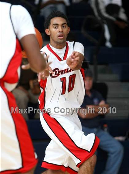 Thumbnail 3 in Durango vs. Cleveland (Johnnie Cochran Classic) photogallery.