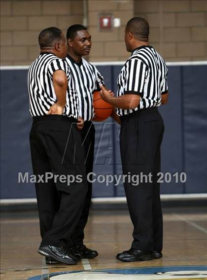 Thumbnail 2 in Durango vs. Cleveland (Johnnie Cochran Classic) photogallery.