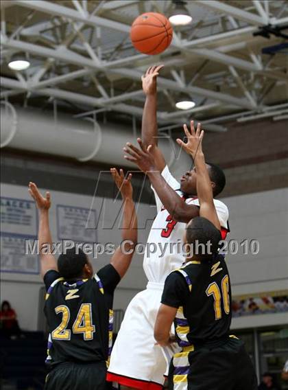 Thumbnail 1 in Durango vs. Cleveland (Johnnie Cochran Classic) photogallery.