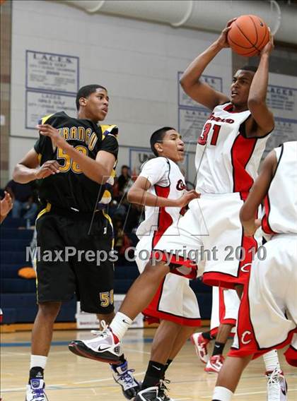 Thumbnail 1 in Durango vs. Cleveland (Johnnie Cochran Classic) photogallery.
