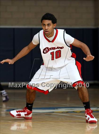 Thumbnail 1 in Durango vs. Cleveland (Johnnie Cochran Classic) photogallery.