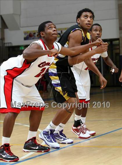 Thumbnail 1 in Durango vs. Cleveland (Johnnie Cochran Classic) photogallery.