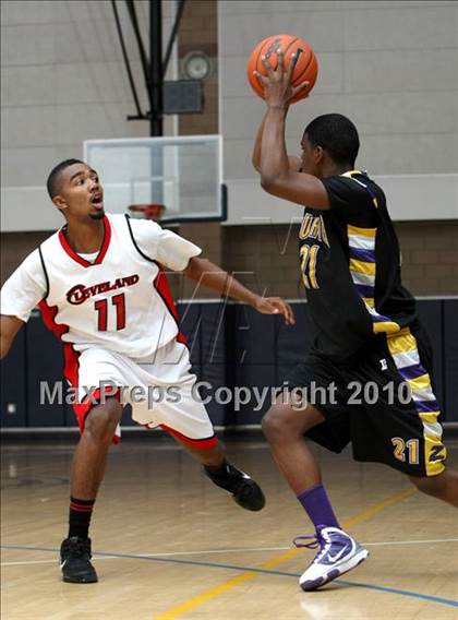 Thumbnail 2 in Durango vs. Cleveland (Johnnie Cochran Classic) photogallery.