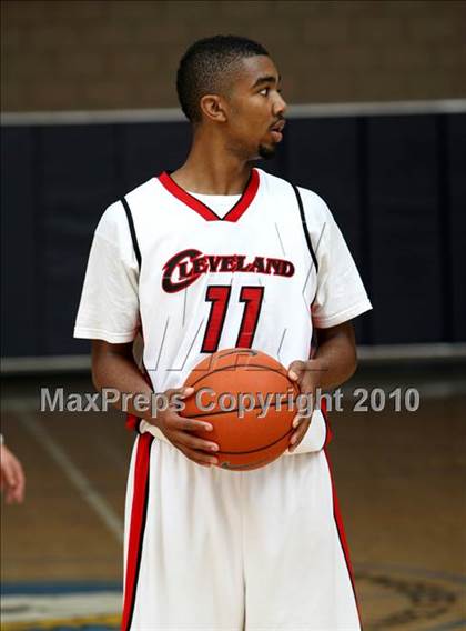 Thumbnail 3 in Durango vs. Cleveland (Johnnie Cochran Classic) photogallery.