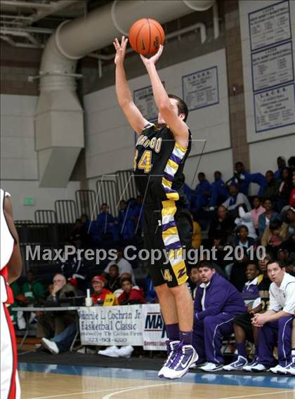 Thumbnail 1 in Durango vs. Cleveland (Johnnie Cochran Classic) photogallery.