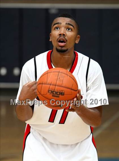 Thumbnail 2 in Durango vs. Cleveland (Johnnie Cochran Classic) photogallery.