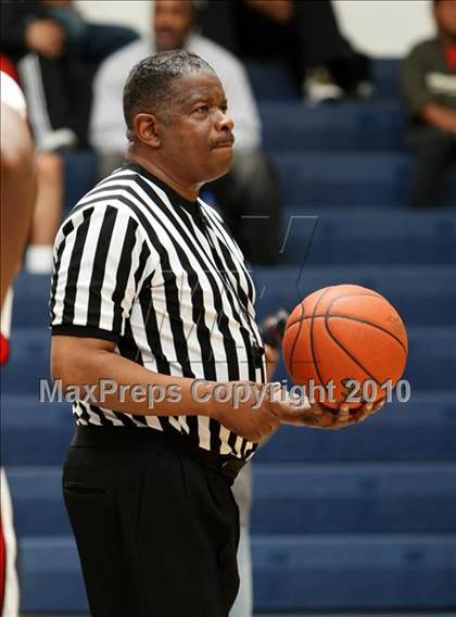 Thumbnail 1 in Durango vs. Cleveland (Johnnie Cochran Classic) photogallery.