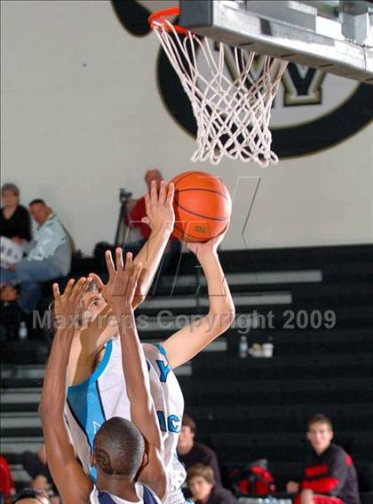 Thumbnail 3 in Vista del Lago vs. Otay Ranch (MaxPreps Holiday Classic) photogallery.