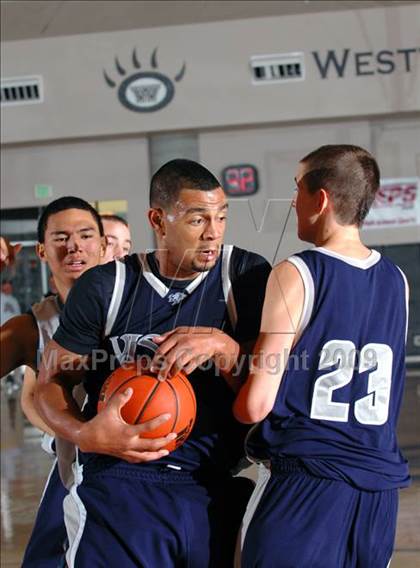 Thumbnail 3 in Vista del Lago vs. Otay Ranch (MaxPreps Holiday Classic) photogallery.