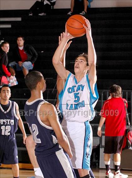 Thumbnail 2 in Vista del Lago vs. Otay Ranch (MaxPreps Holiday Classic) photogallery.
