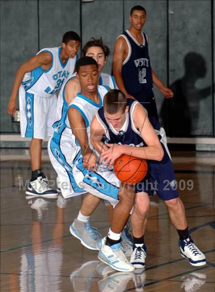 Thumbnail 2 in Vista del Lago vs. Otay Ranch (MaxPreps Holiday Classic) photogallery.