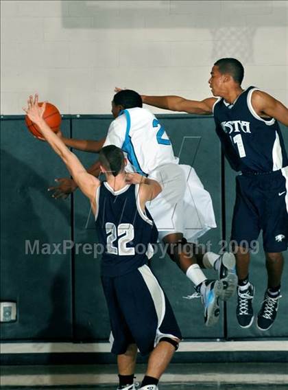 Thumbnail 3 in Vista del Lago vs. Otay Ranch (MaxPreps Holiday Classic) photogallery.