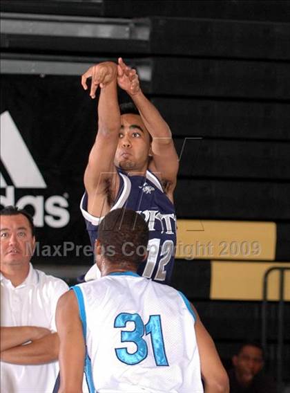 Thumbnail 3 in Vista del Lago vs. Otay Ranch (MaxPreps Holiday Classic) photogallery.