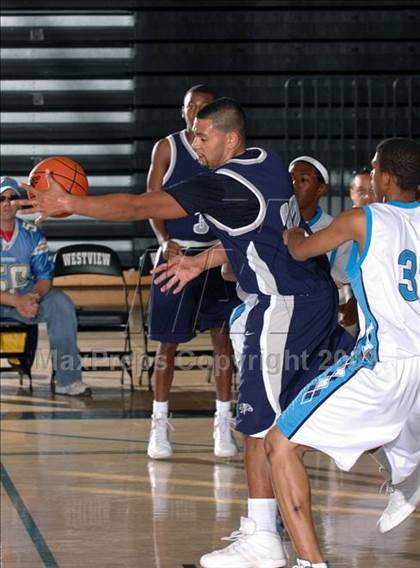 Thumbnail 3 in Vista del Lago vs. Otay Ranch (MaxPreps Holiday Classic) photogallery.