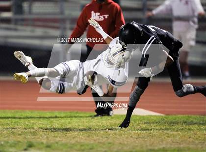 Thumbnail 3 in Los Osos @ Lawndale photogallery.