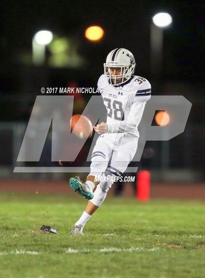 Thumbnail 3 in Los Osos @ Lawndale photogallery.