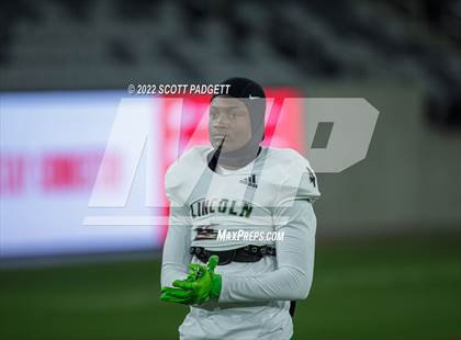 Thumbnail 3 in Carlsbad vs. Lincoln (CIF SDS Open Division Championship) photogallery.