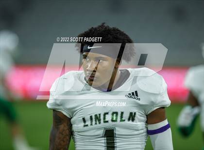 Thumbnail 3 in Carlsbad vs. Lincoln (CIF SDS Open Division Championship) photogallery.