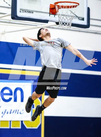 Thumbnail 2 in Vaughn vs Roosevelt (CIF LACS Division III Final) photogallery.