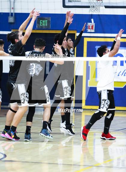 Thumbnail 3 in Vaughn vs Roosevelt (CIF LACS Division III Final) photogallery.
