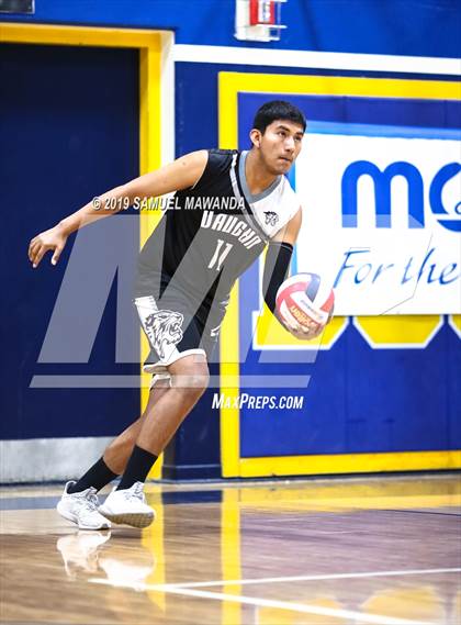 Thumbnail 2 in Vaughn vs Roosevelt (CIF LACS Division III Final) photogallery.