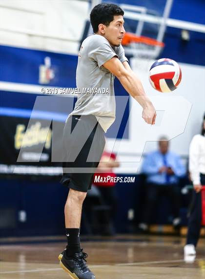 Thumbnail 2 in Vaughn vs Roosevelt (CIF LACS Division III Final) photogallery.