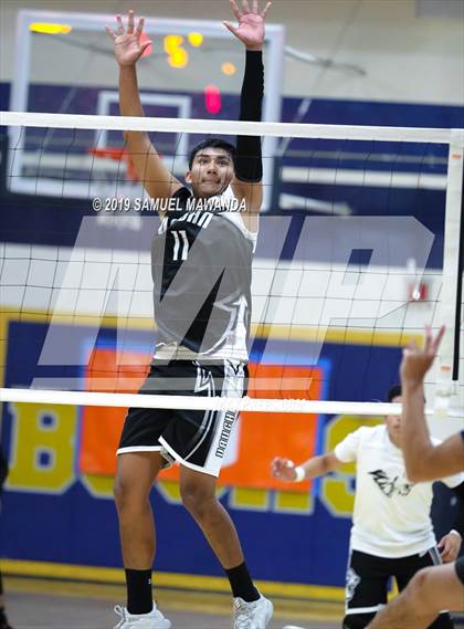 Thumbnail 3 in Vaughn vs Roosevelt (CIF LACS Division III Final) photogallery.