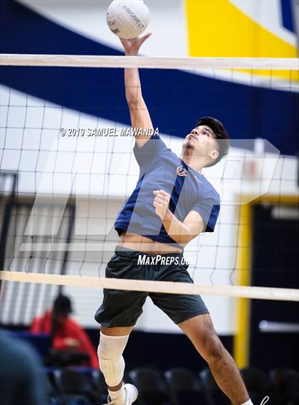 Thumbnail 1 in Vaughn vs Roosevelt (CIF LACS Division III Final) photogallery.