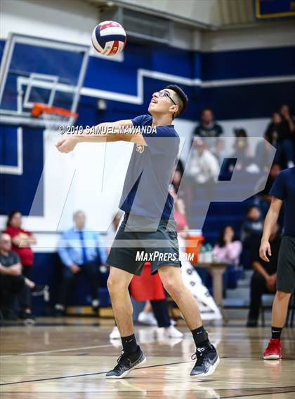 Thumbnail 3 in Vaughn vs Roosevelt (CIF LACS Division III Final) photogallery.