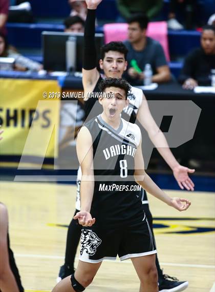 Thumbnail 3 in Vaughn vs Roosevelt (CIF LACS Division III Final) photogallery.