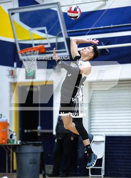 Thumbnail 2 in Vaughn vs Roosevelt (CIF LACS Division III Final) photogallery.