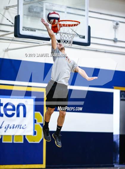 Thumbnail 3 in Vaughn vs Roosevelt (CIF LACS Division III Final) photogallery.