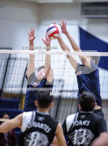 Thumbnail 3 in Vaughn vs Roosevelt (CIF LACS Division III Final) photogallery.