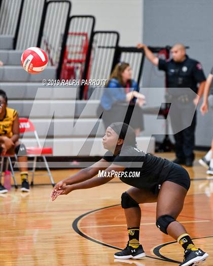 Thumbnail 1 in Alief Hastings vs. Fort Bend Travis photogallery.