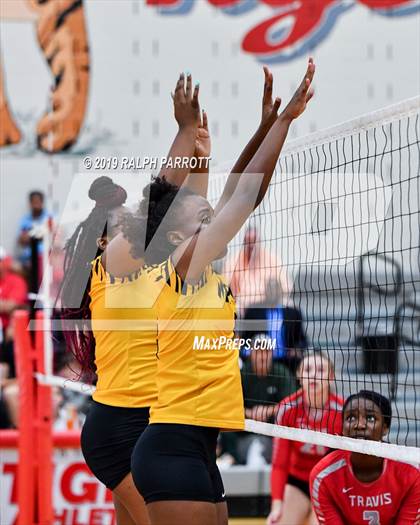 Thumbnail 2 in Alief Hastings vs. Fort Bend Travis photogallery.