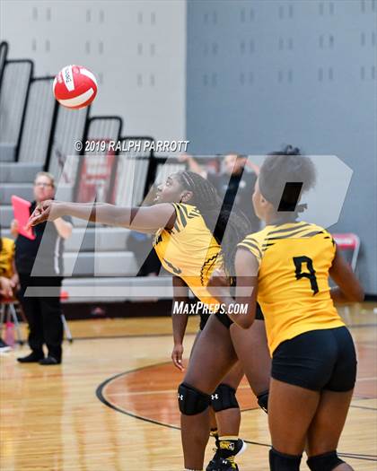 Thumbnail 2 in Alief Hastings vs. Fort Bend Travis photogallery.
