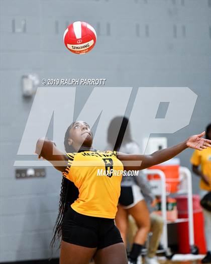 Thumbnail 1 in Alief Hastings vs. Fort Bend Travis photogallery.