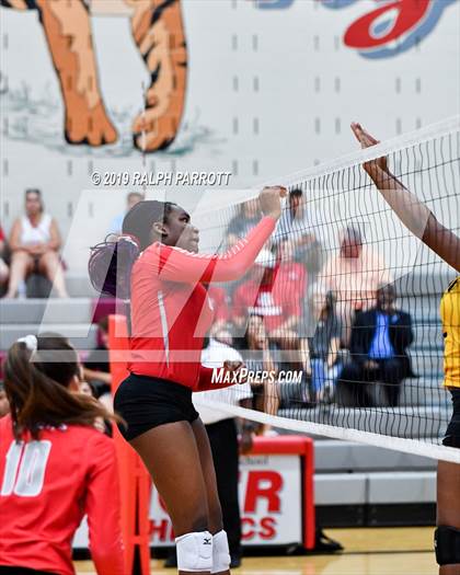 Thumbnail 1 in Alief Hastings vs. Fort Bend Travis photogallery.