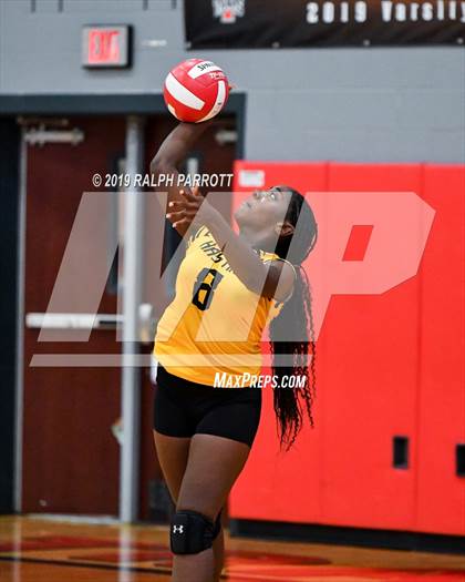 Thumbnail 3 in Alief Hastings vs. Fort Bend Travis photogallery.